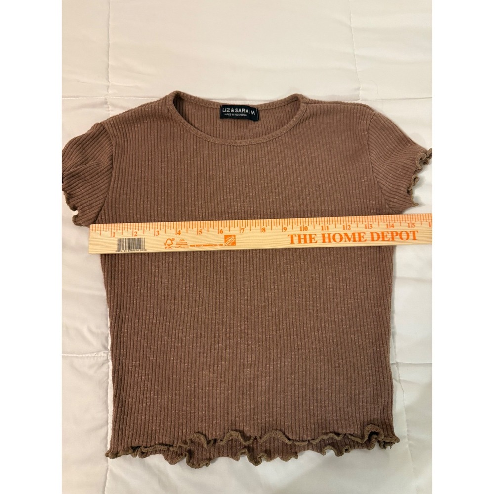 Liz & Sara Brown Ribbed Lettuce Edge Baby Tee Short Sleeve Crew Neck Top Medium - Picture 3 of 5